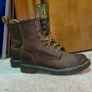 Dr martens combat boots
